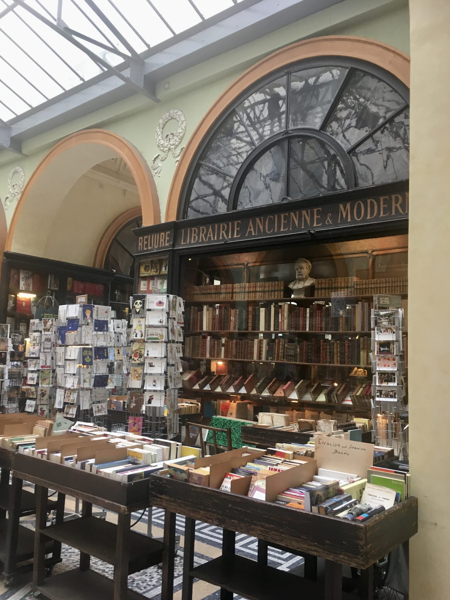 French lifestylebookstore FYB